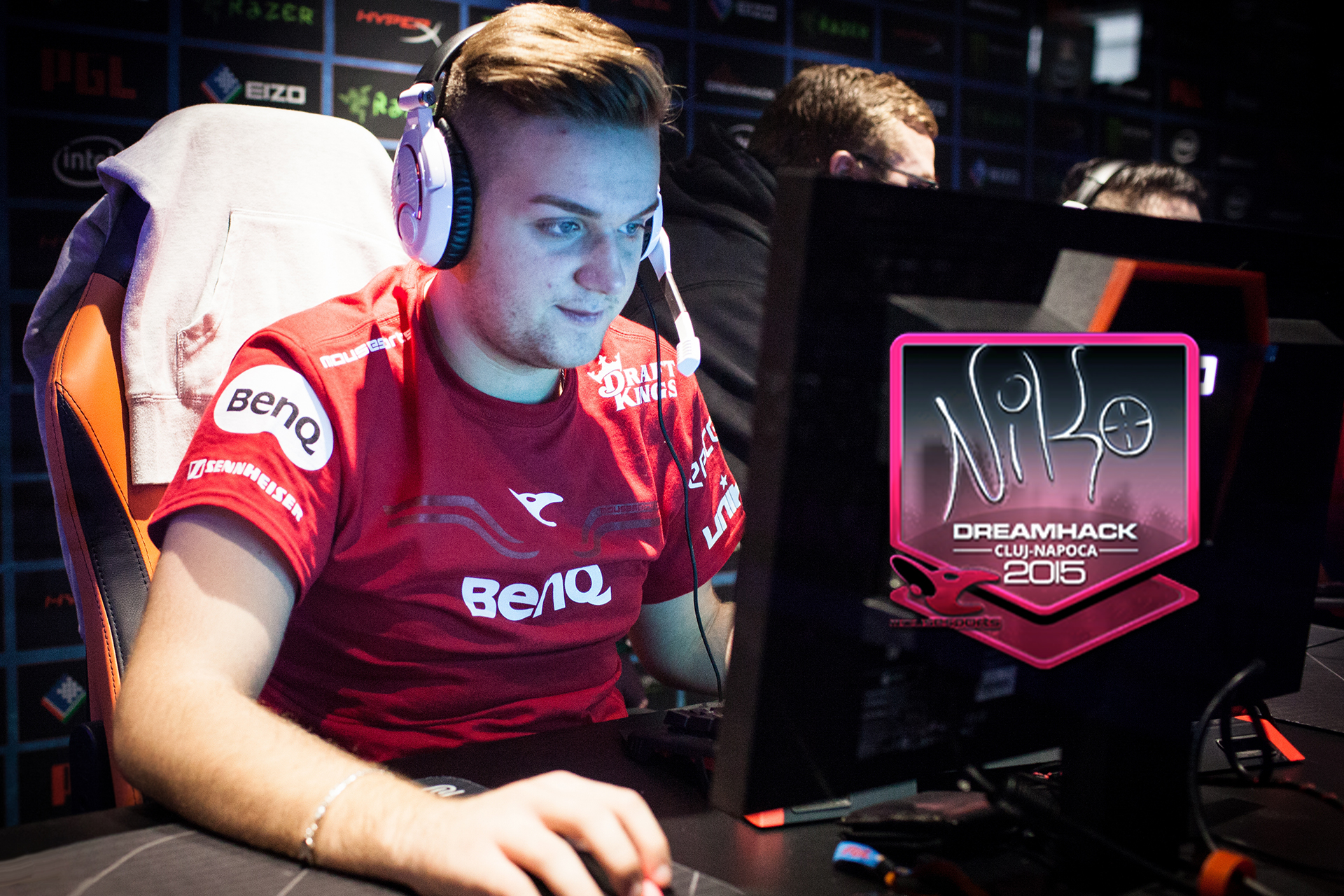 TES官方微博祝贺小天出道七周年：问心无畏，向天际不负热爱